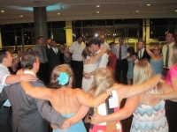 first-dance-wedding-party